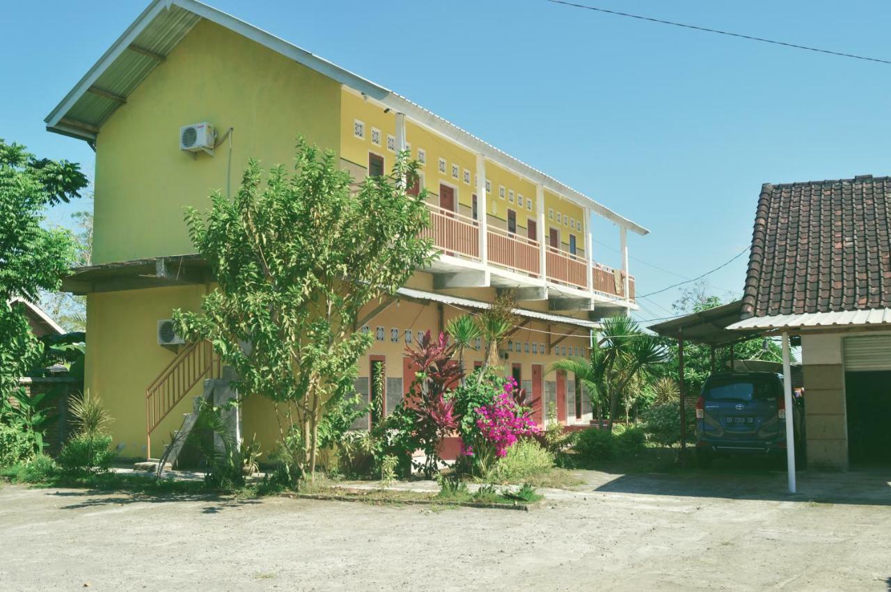 Alan'S Homestay Kuripan  Bagian luar foto